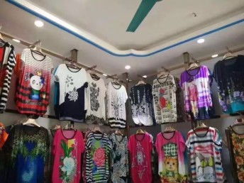 圖 便宜庫(kù)存尾貨兒童半袖背心處理外貿(mào)服裝尾貨批發(fā)經(jīng)營(yíng)多年那里有 北京二手服裝鞋帽箱包